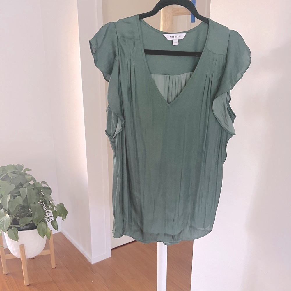 Green V-neck Top - Picture 4 of 10